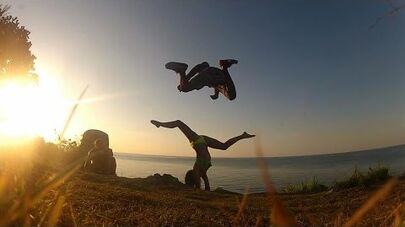 Girls Cliff Jumping - Bermuda